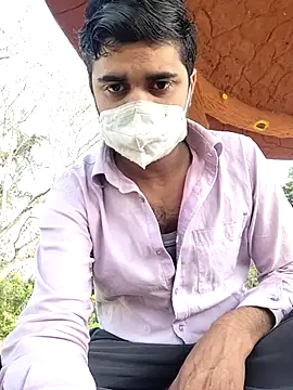 Ishan003 online show from February 2026 03:06:01 AM