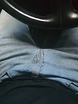 Jovende28 online show from October 2025 11:27:01 PM