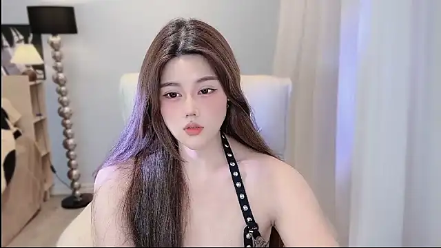 Snapshot of Strawberrybabyy1 chatting on December 2024 02:06:01 PM Strawberrybabyy1 online show from December 2024 02:06:01 PM
