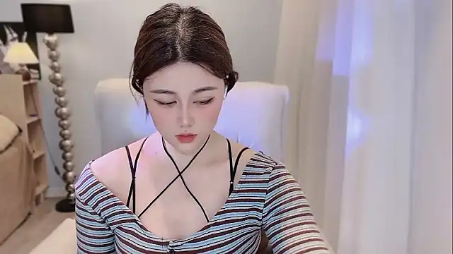 Snapshot of Strawberrybabyy1 chatting on December 2024 06:58:02 PM Strawberrybabyy1 online show from December 2024 06:58:02 PM