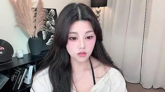 Snapshot of Strawberrybabyy1 chatting on March 2025 10:02:02 AM Strawberrybabyy1 online show from March 2025 10:02:02 AM
