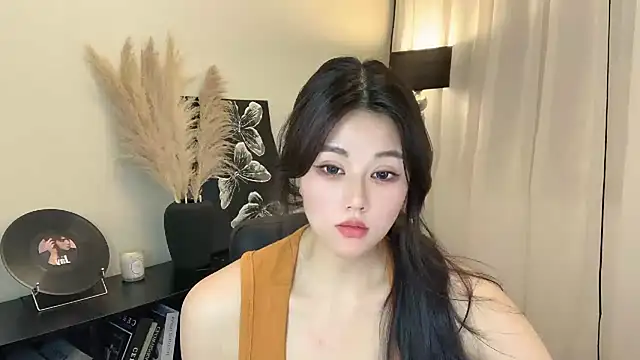 Snapshot of Strawberrybabyy1 chatting on March 2025 05:39:02 PM Strawberrybabyy1 online show from March 2025 05:39:02 PM