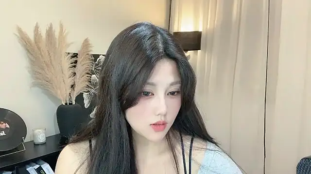 Snapshot of Strawberrybabyy1 chatting on March 2025 03:13:02 PM Strawberrybabyy1 online show from March 2025 03:13:02 PM