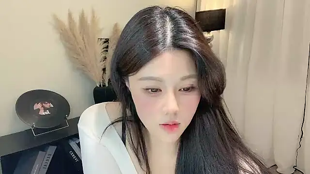 Snapshot of Strawberrybabyy1 chatting on March 2025 02:48:02 PM Strawberrybabyy1 online show from March 2025 02:48:02 PM