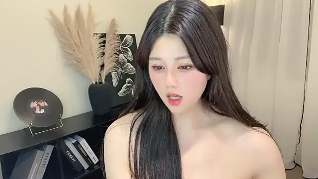 Snapshot of Strawberrybabyy1 chatting on March 2025 06:09:01 PM Strawberrybabyy1 online show from March 2025 06:09:01 PM