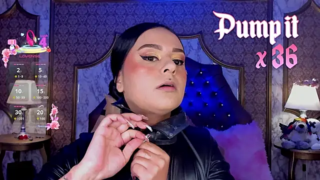 SoffiQueen online show from February 2026 02:02:02 PM