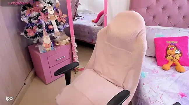 bruneettklaryss online show from December 2024 02:44:01 PM