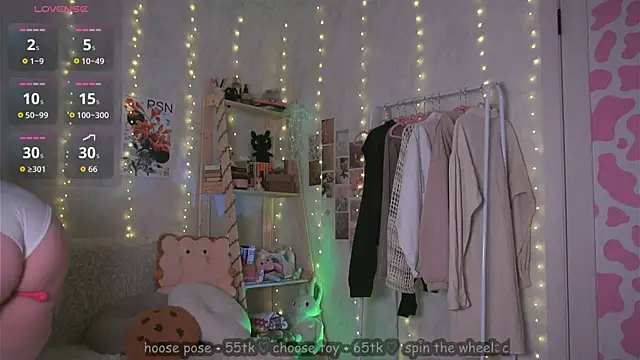 chillycharm online show from April 2026 09:18:02 PM