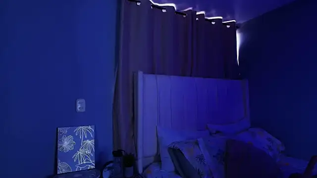 Shenoa1 online show from November 2025 02:06:01 PM