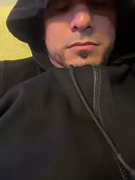 Insaneskillzz69 online show from April 2026 12:30:02 PM