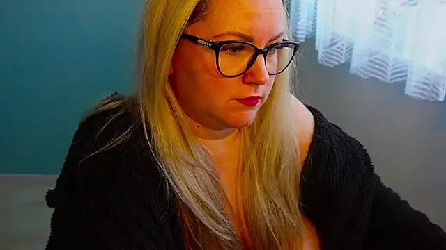 queenpeachi online show from December 2024 10:12:02 AM