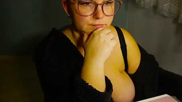 queenpeachi online show from January 2025 05:18:01 PM