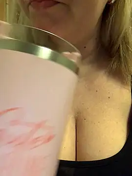 queenpeachi online show from January 2025 05:22:01 AM
