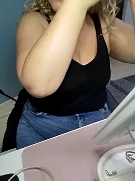 queenpeachi online show from February 2025 04:54:01 AM
