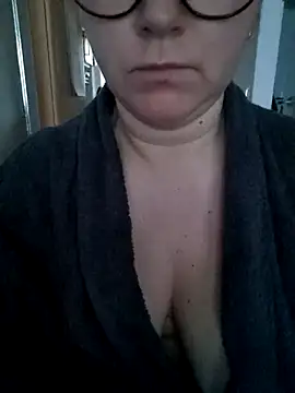 queenpeachi online show from February 2025 06:32:02 AM
