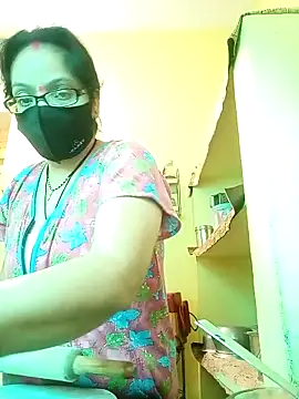 Snapshot of heenage chatting on February 2025 05:52:01 AM heenage online show from February 2025 05:52:01 AM