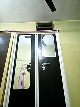 Snapshot of heenage chatting on October 2025 05:04:01 PM heenage online show from October 2025 05:04:01 PM