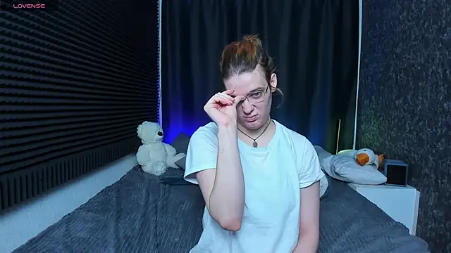 KIKI Krash online show from February 2025 01:30:01 PM