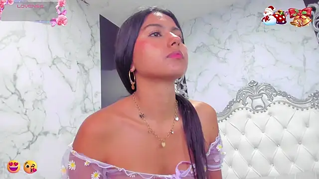 Emmy Cute18 online show from December 2024 11:17:02 AM