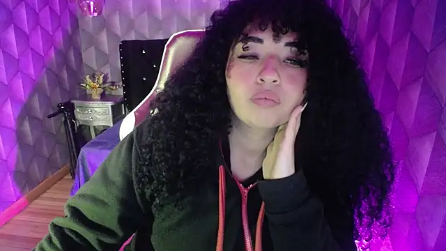 Sofiacowperx online show from February 2025 03:37:02 PM