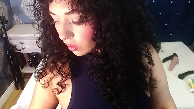 Sofiacowperx online show from May 2026 06:37:01 PM