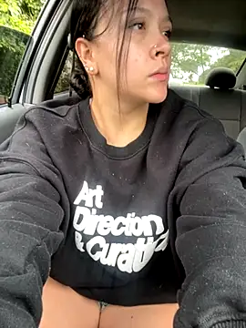 Abigail Cowen online show from November 2025 02:33:01 PM