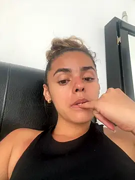 ZoeJohnsoon online show from November 2025 05:13:02 PM