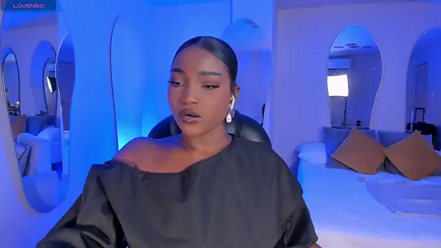 SavannahStorm online show from April 2026 01:00:02 PM