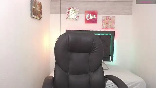 Nahomi-Hill online show from January 2025 09:04:02 PM