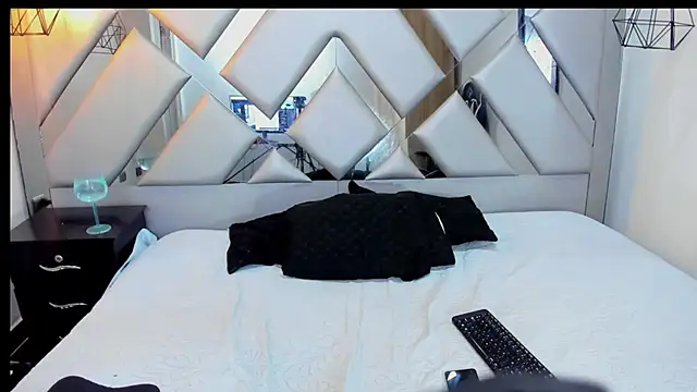 Nahomi-Hill online show from November 2025 11:27:02 PM