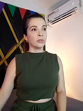 Adel Nesbiit online show from October 2025 07:44:02 PM