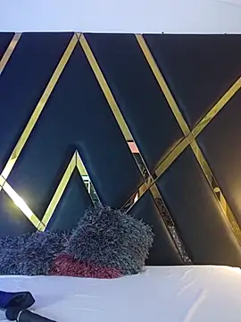 Adel Nesbiit online show from October 2025 07:33:02 PM