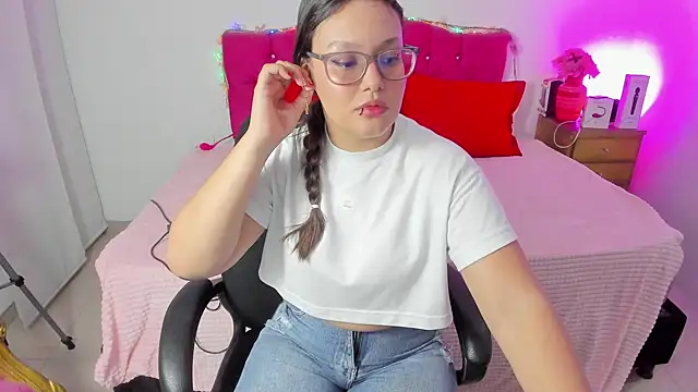 SofiaJoness  online show from December 2024 03:29:02 AM