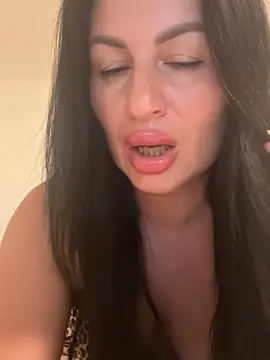 Helena7077 online show from September 2025 09:04:01 PM