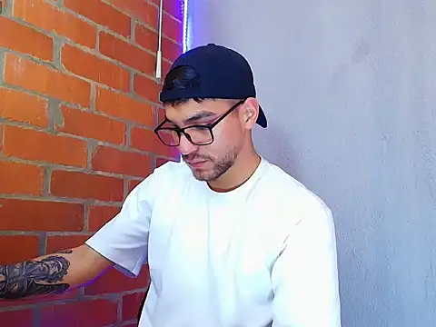 Leandro valenzuela online show from September 2025 05:40:02 PM