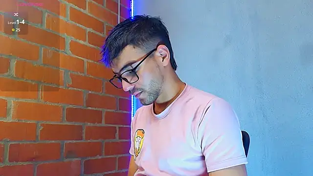 Leandro valenzuela online show from November 2025 07:47:02 PM