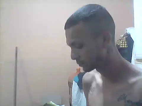 Snapshot of _Dmente_ chatting on October 2025 10:05:02 AM Dmente online show from October 2025 10:05:02 AM