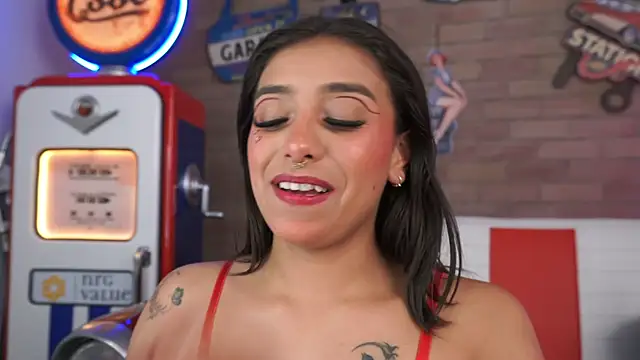 miss collins online show from April 2026 06:08:02 PM