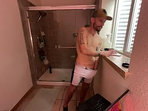 Snapshot of RuffClvb chatting on December 2024 09:08:01 PM RuffClvb online show from December 2024 09:08:01 PM