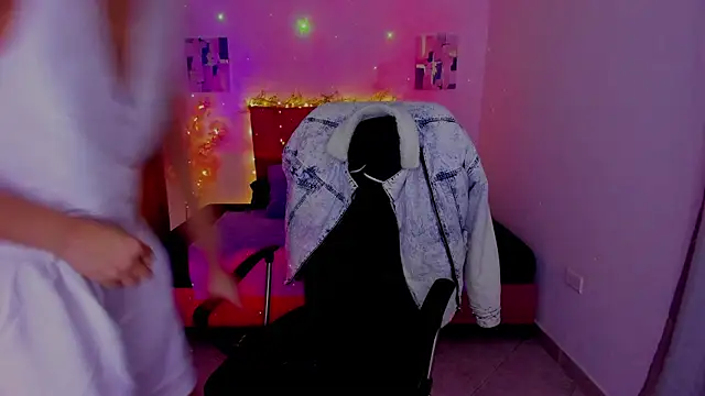 Snapshot of Charlee_pink chatting on October 2025 10:52:01 PM Charlee pink online show from October 2025 10:52:01 PM