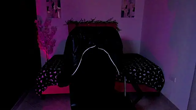 Snapshot of Charlee_pink chatting on October 2025 12:47:01 PM Charlee pink online show from October 2025 12:47:01 PM