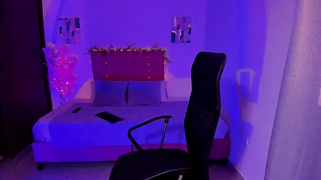 Snapshot of Charlee_pink chatting on October 2025 04:28:01 PM Charlee pink online show from October 2025 04:28:01 PM