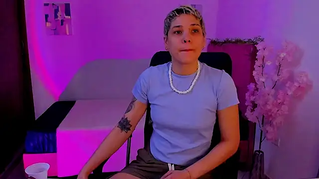 Snapshot of Charlee_pink chatting on November 2025 05:35:01 PM Charlee pink online show from November 2025 05:35:01 PM