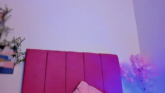 Charlee pink online show from January 2026 07:01:01 AM