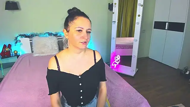 Snapshot of AngellLika chatting on December 2024 09:56:02 AM AngellLika online show from December 2024 09:56:02 AM