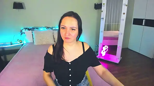 Snapshot of AngellLika chatting on December 2024 04:17:01 PM AngellLika online show from December 2024 04:17:01 PM