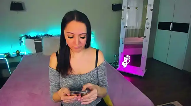 Snapshot of AngellLika chatting on January 2025 07:09:02 AM AngellLika online show from January 2025 07:09:02 AM