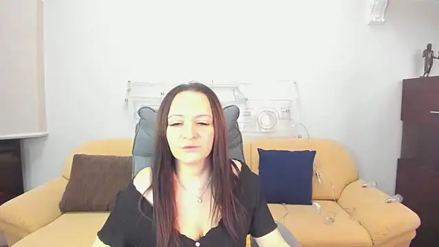 AngellLika online show from December 2025 10:00:02 AM