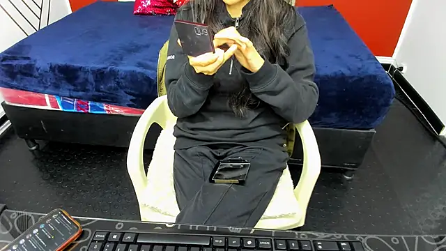 Snapshot of Abrillee1 chatting on January 2025 07:29:01 PM Abrillee1 online show from January 2025 07:29:01 PM