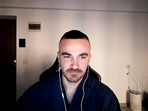 Snapshot of mu5clemania2 chatting on January 2025 11:52:01 AM mu5clemania2 online show from January 2025 11:52:01 AM